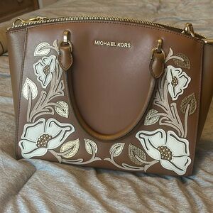 Michael Kors Purse and matching pouch